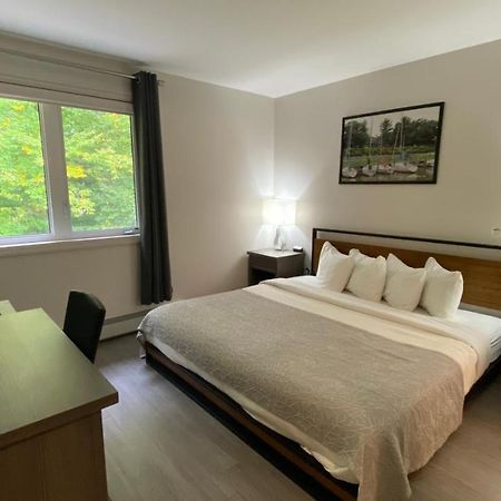 Amber Hotel Grand Bend Bagian luar foto