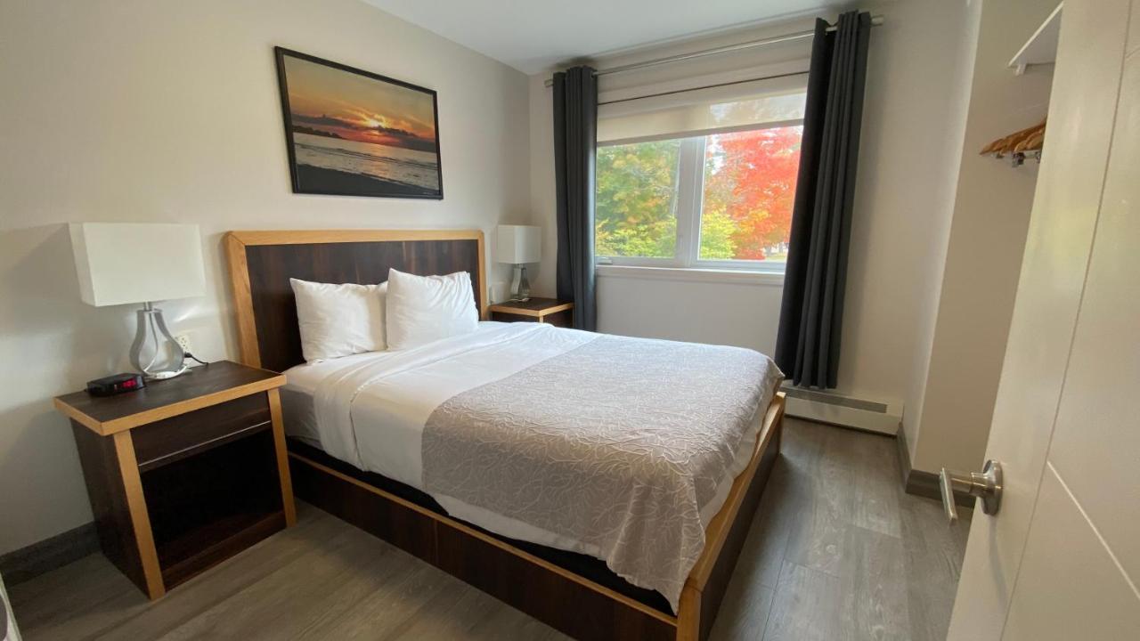 Amber Hotel Grand Bend Bagian luar foto