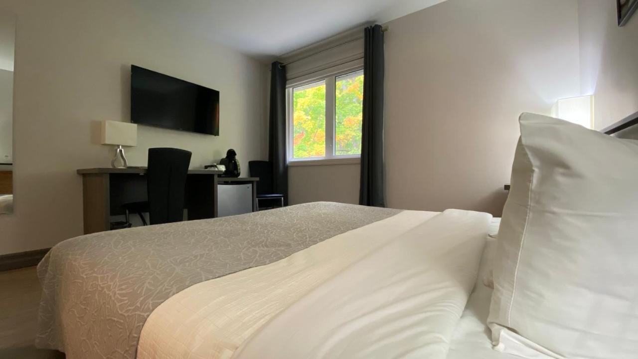 Amber Hotel Grand Bend Bagian luar foto